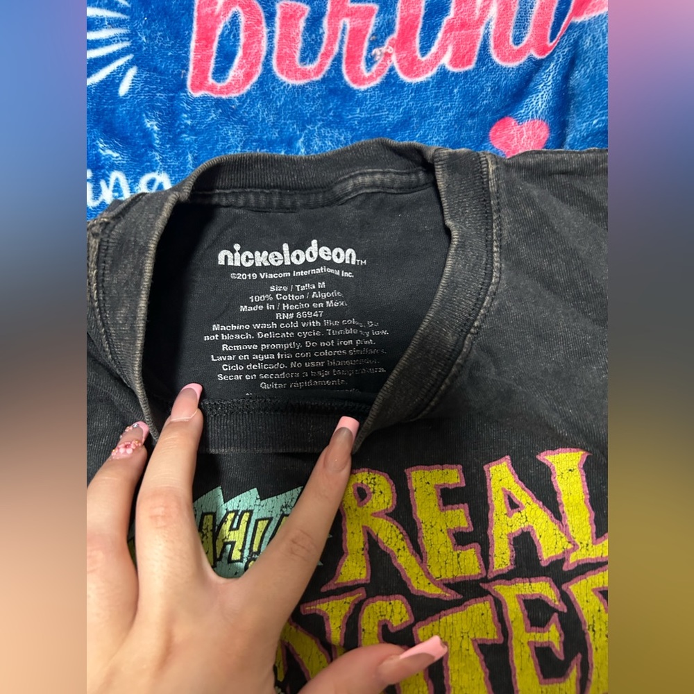 comfy nickelodeon shirt, let me know if interested